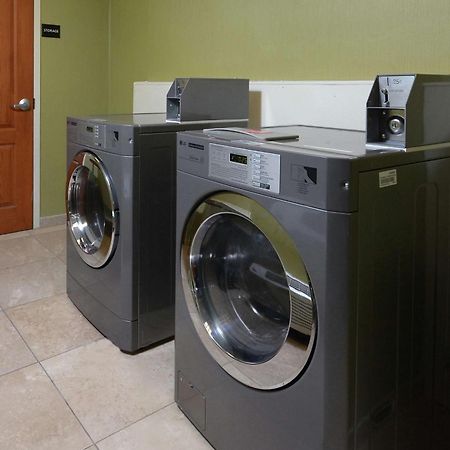 Hampton Inn & Suites Clinton Bagian luar foto
