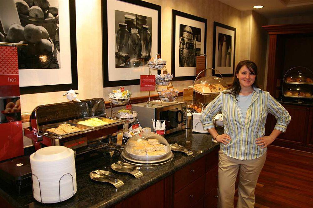 Hampton Inn & Suites Clinton Bagian luar foto