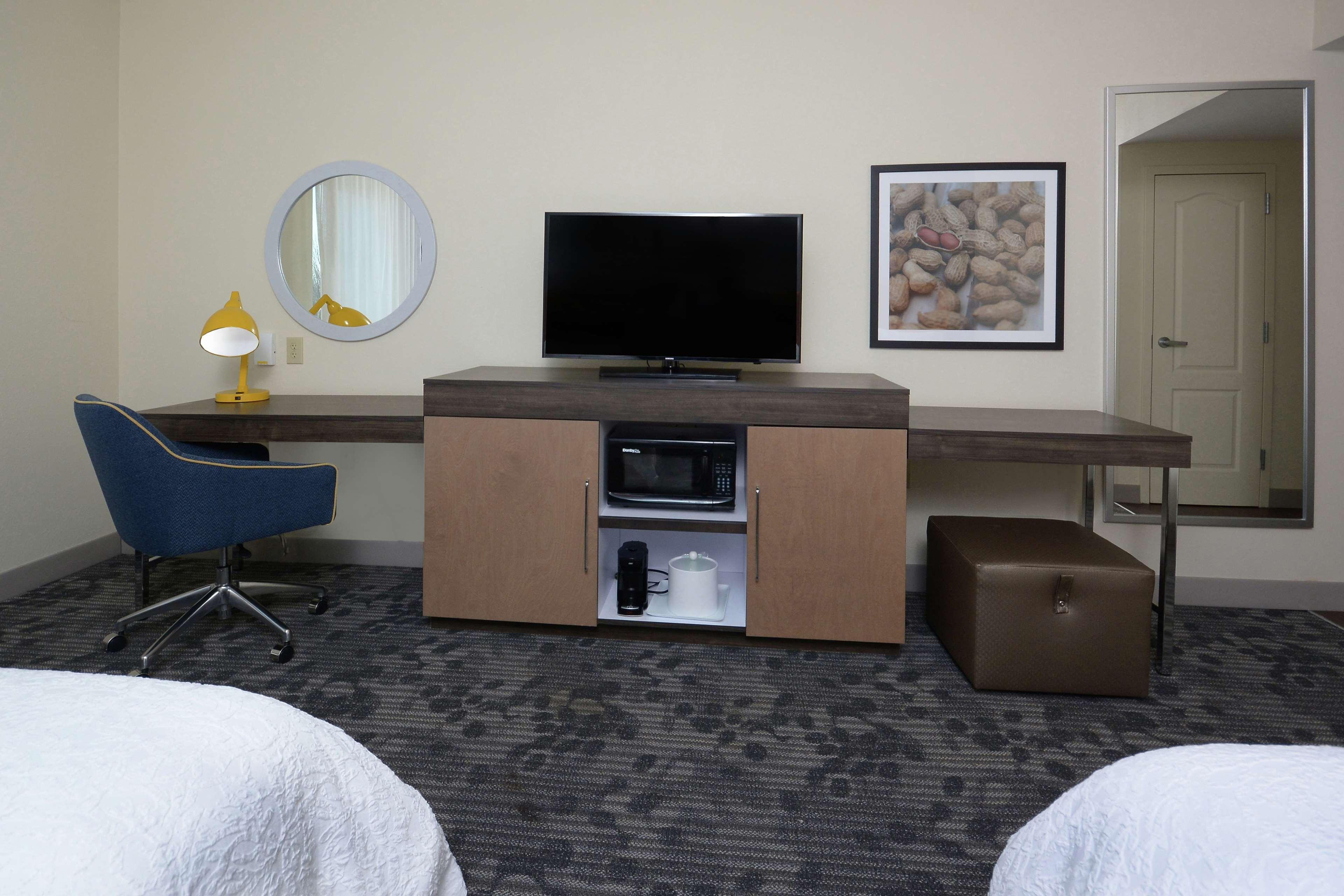 Hampton Inn & Suites Clinton Bagian luar foto