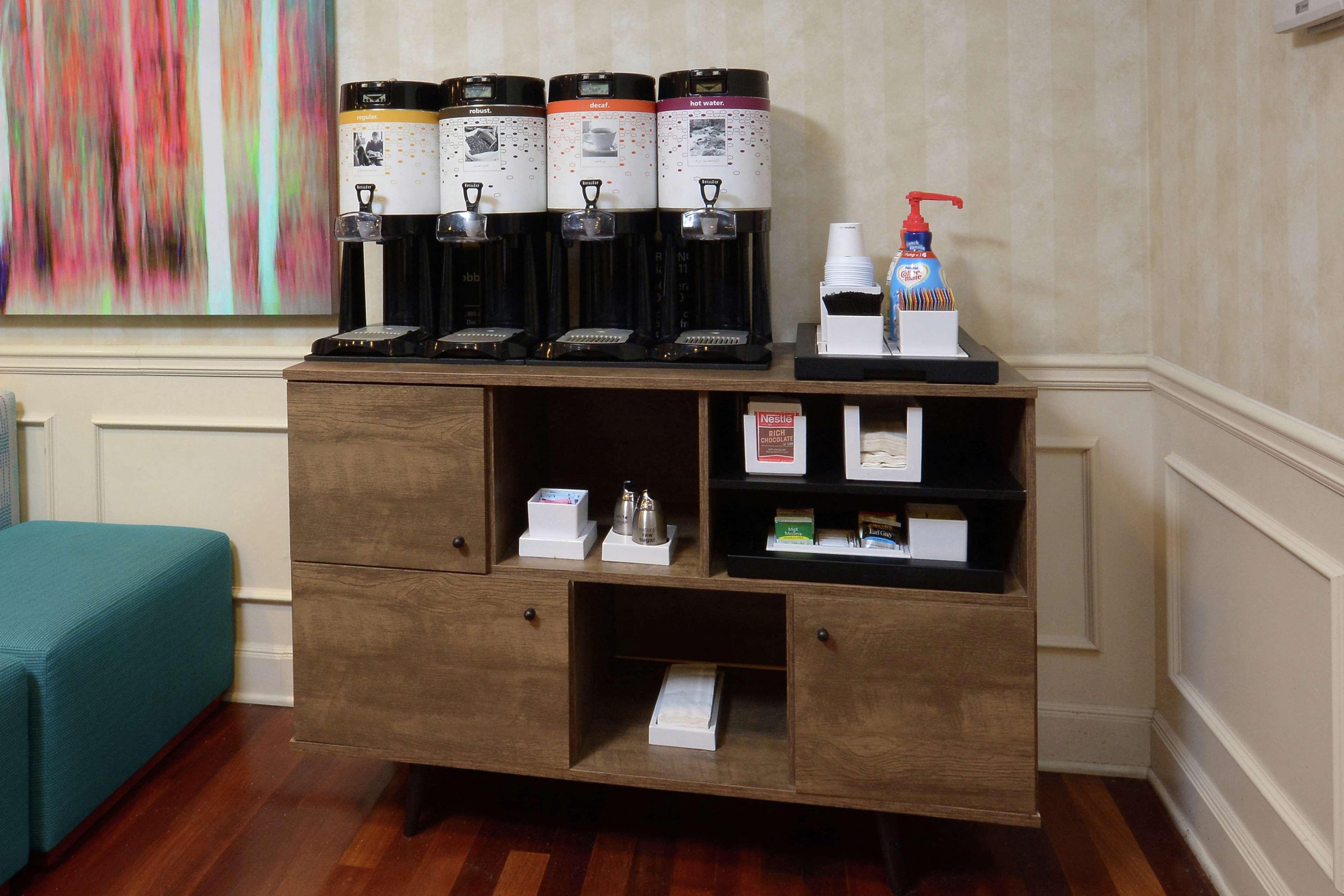 Hampton Inn & Suites Clinton Bagian luar foto