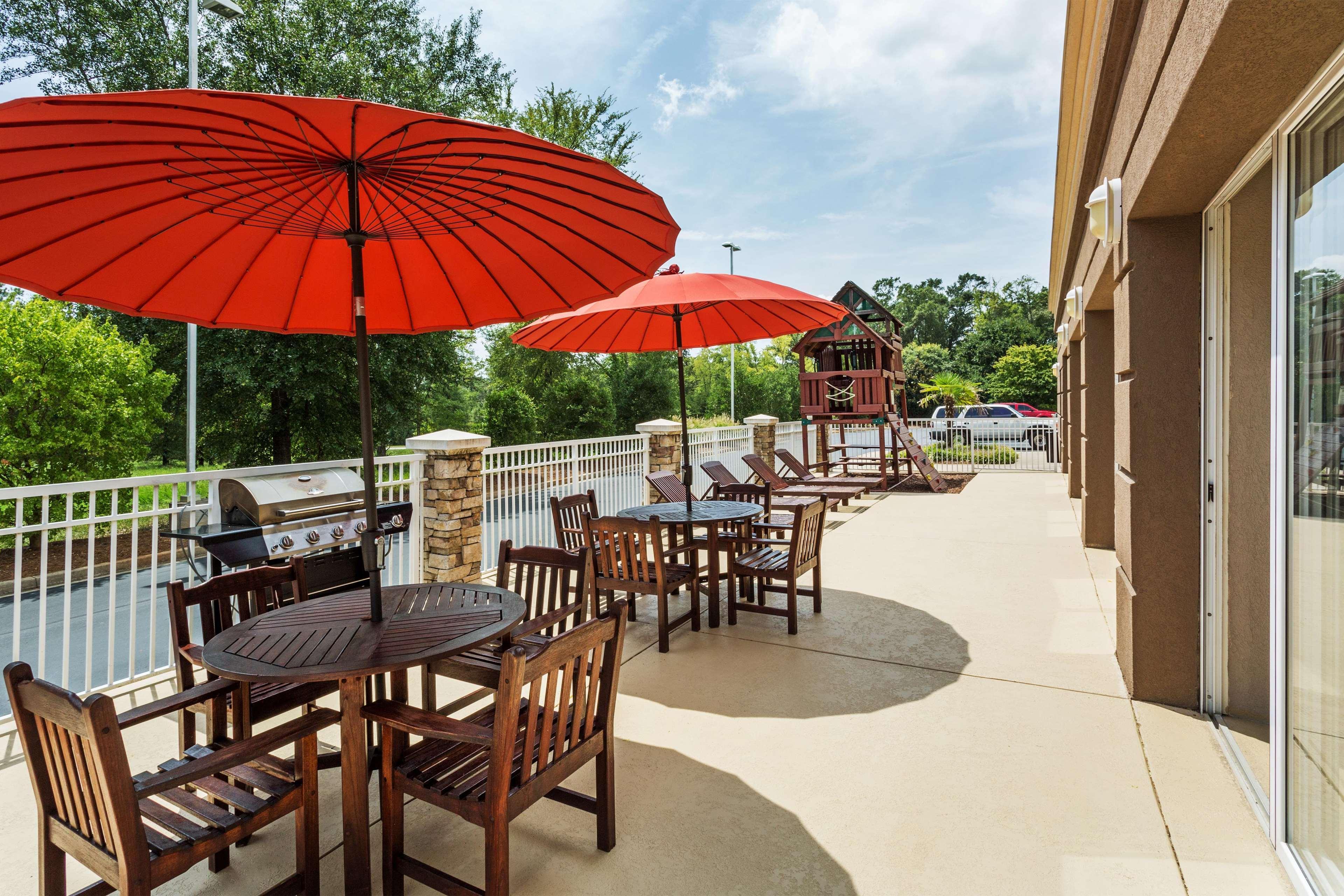 Hampton Inn & Suites Clinton Bagian luar foto