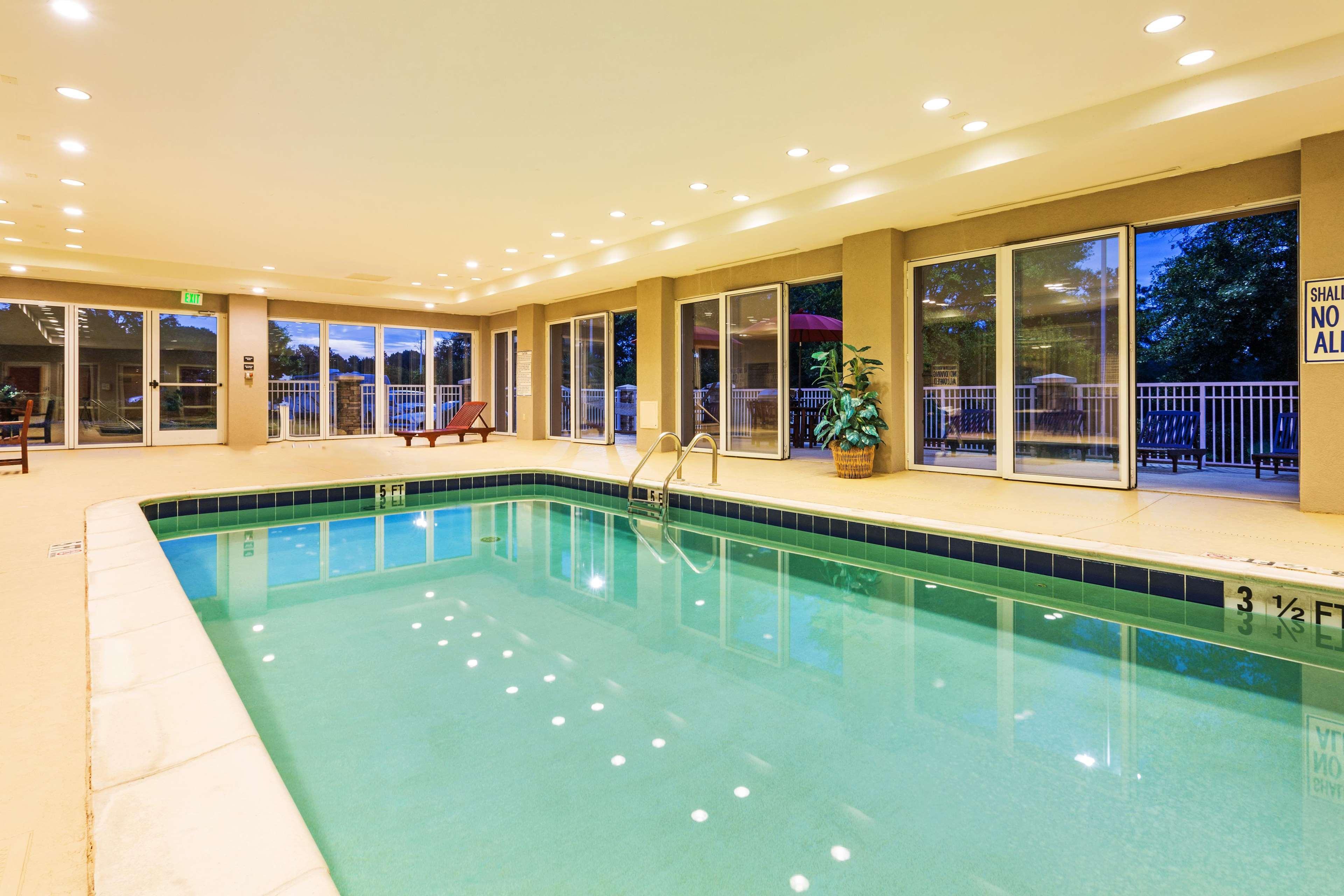 Hampton Inn & Suites Clinton Bagian luar foto