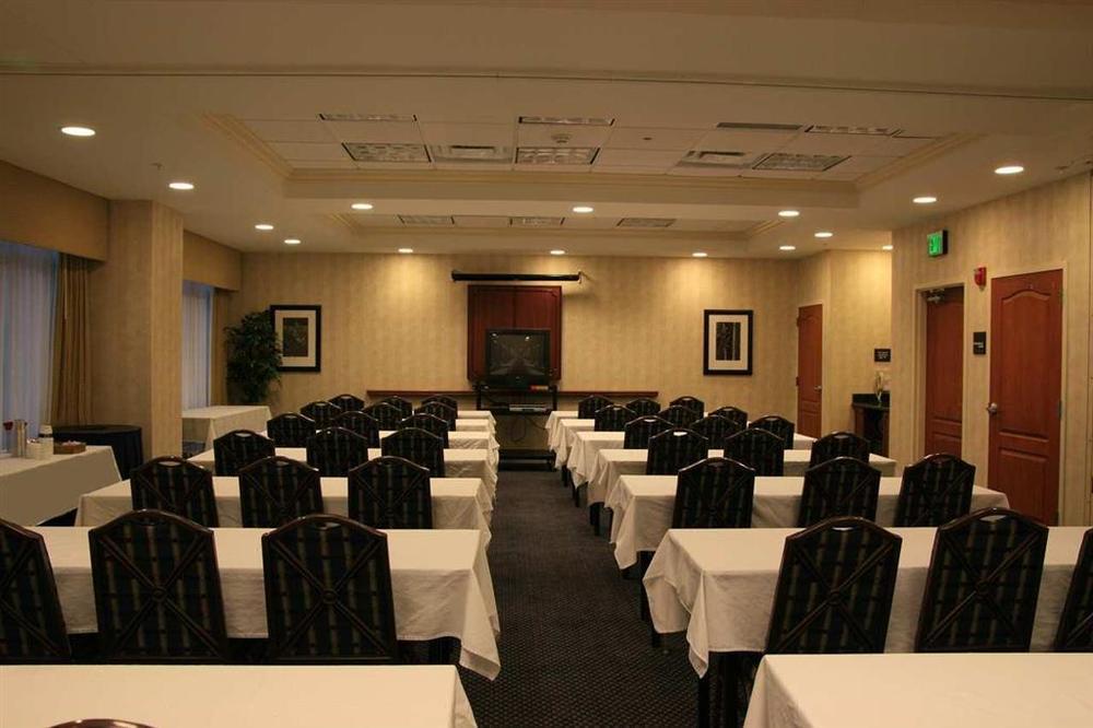 Hampton Inn & Suites Clinton Bisnis foto
