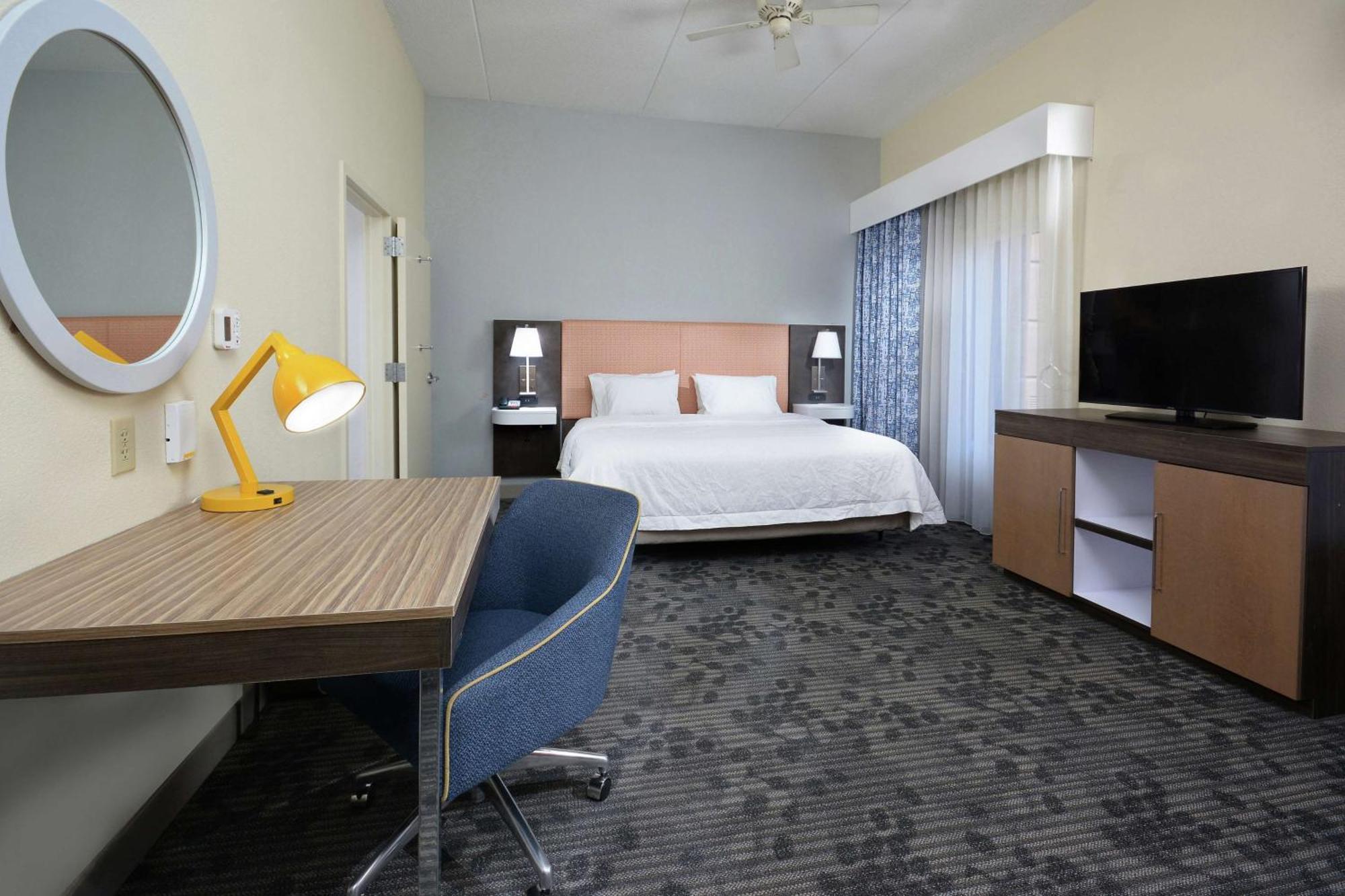 Hampton Inn & Suites Clinton Bagian luar foto