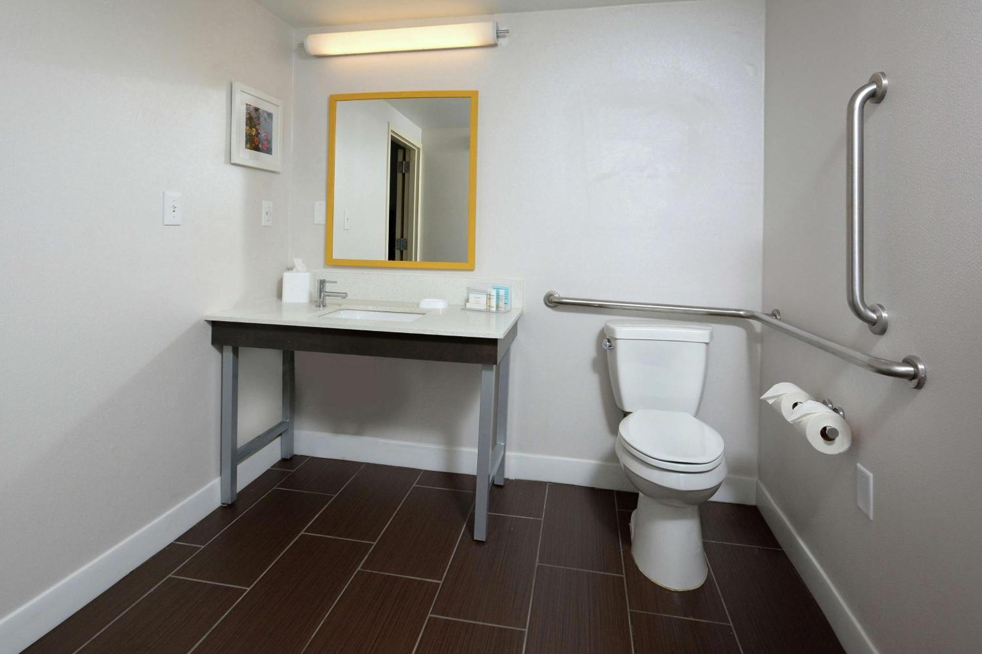 Hampton Inn & Suites Clinton Bagian luar foto