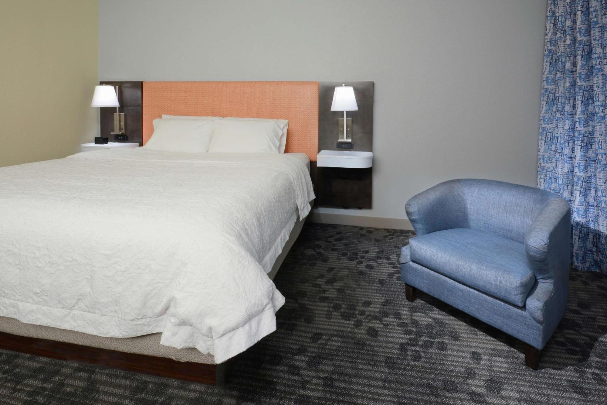 Hampton Inn & Suites Clinton Bagian luar foto