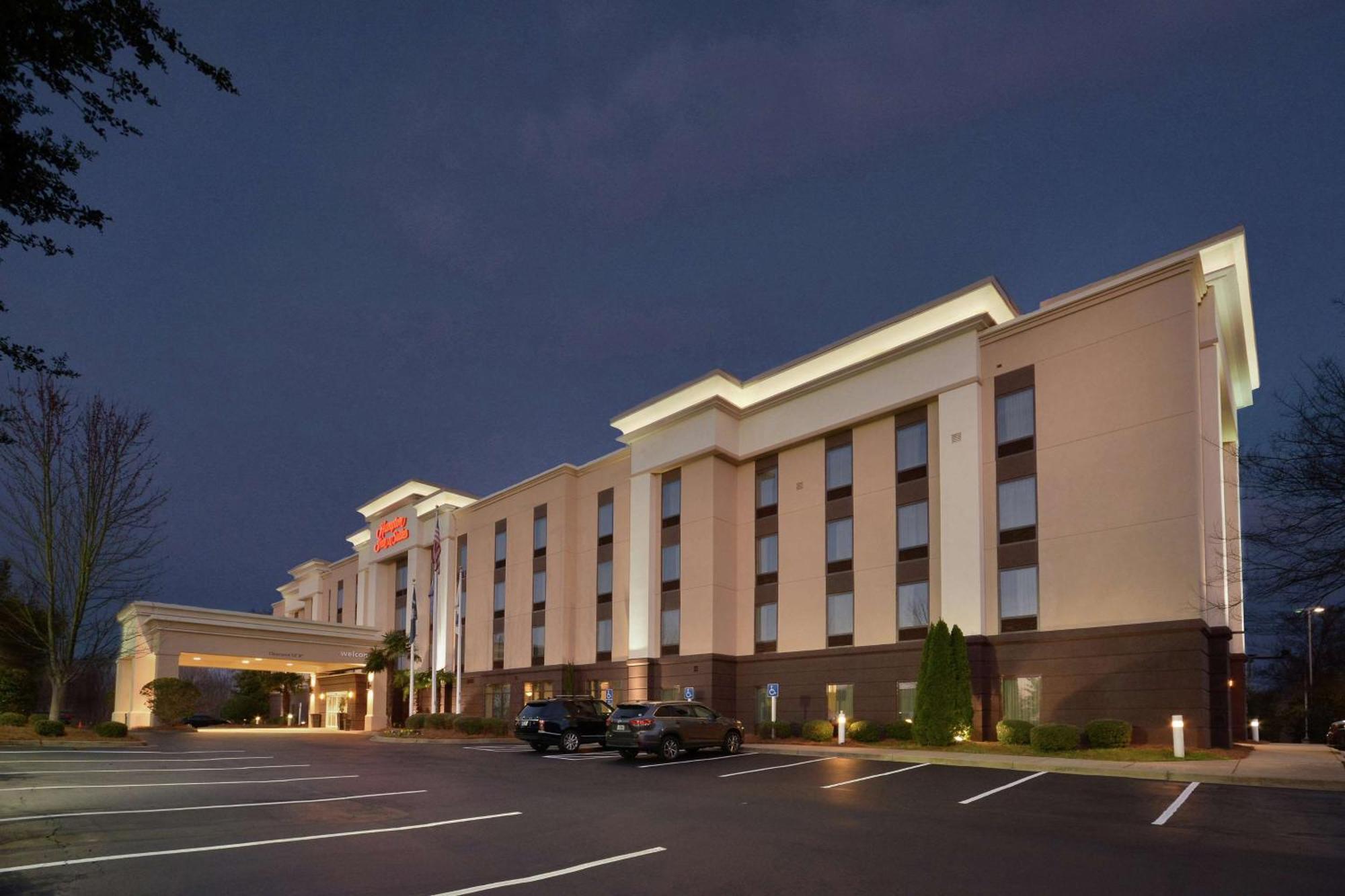 Hampton Inn & Suites Clinton Bagian luar foto