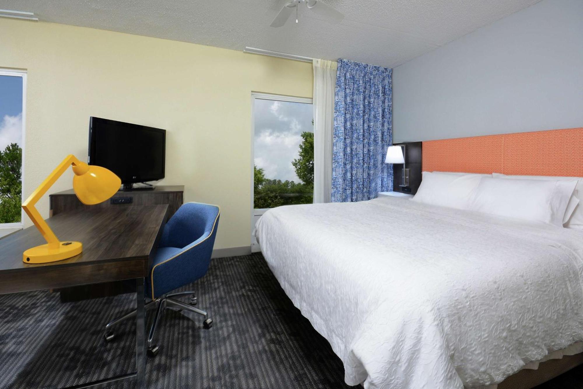 Hampton Inn & Suites Clinton Bagian luar foto