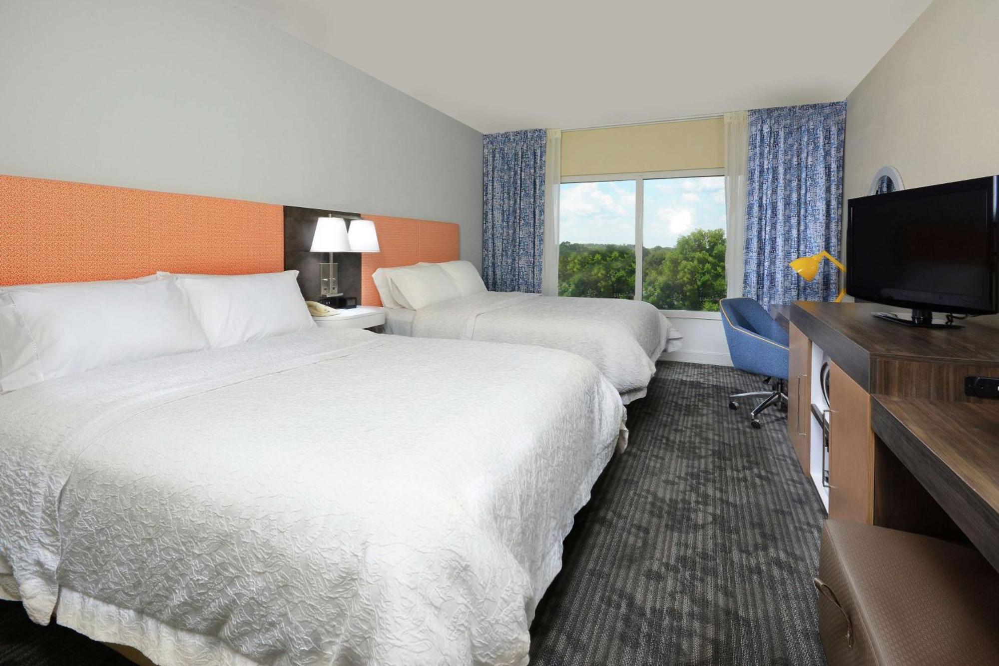 Hampton Inn & Suites Clinton Bagian luar foto