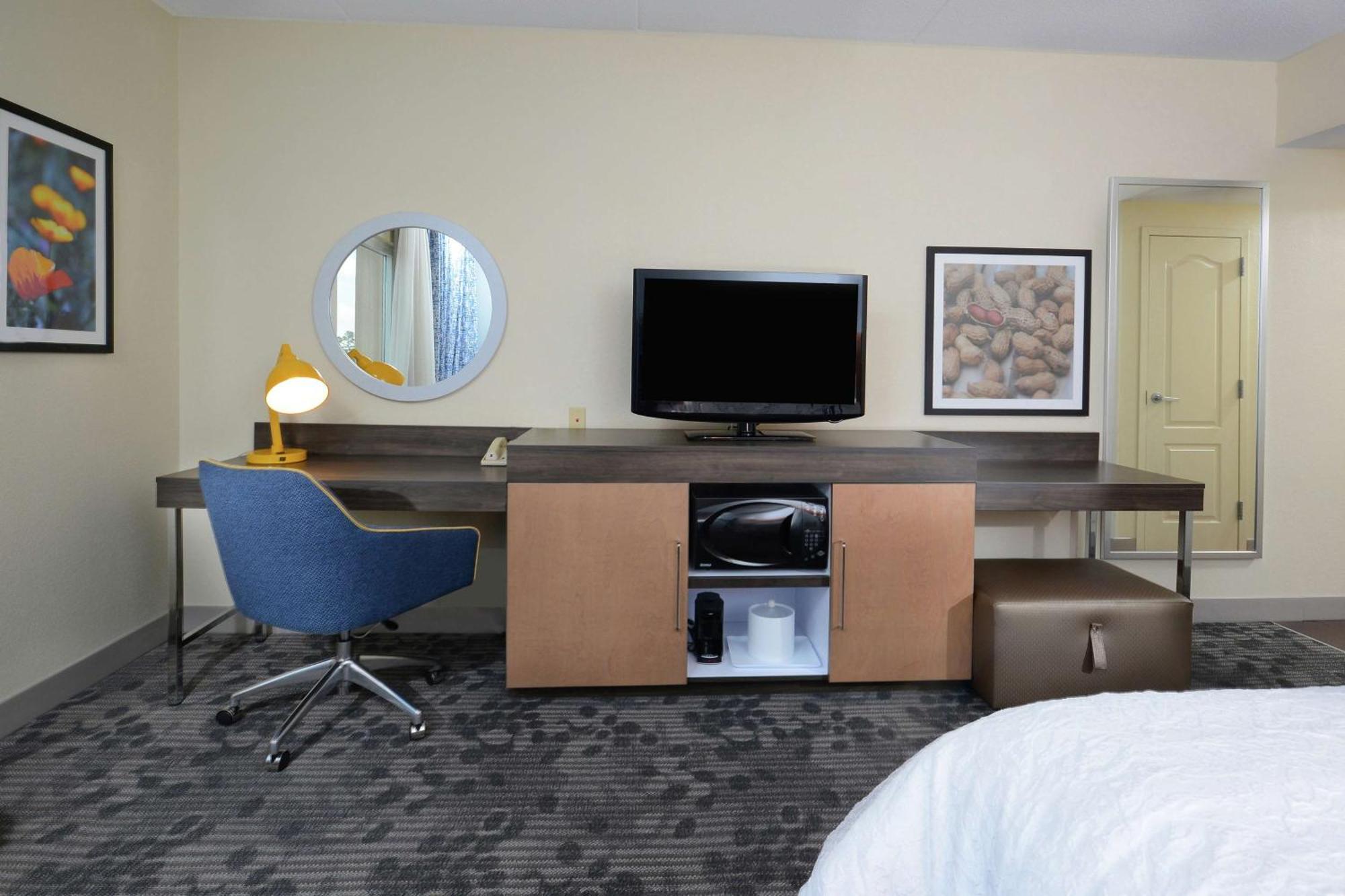 Hampton Inn & Suites Clinton Bagian luar foto