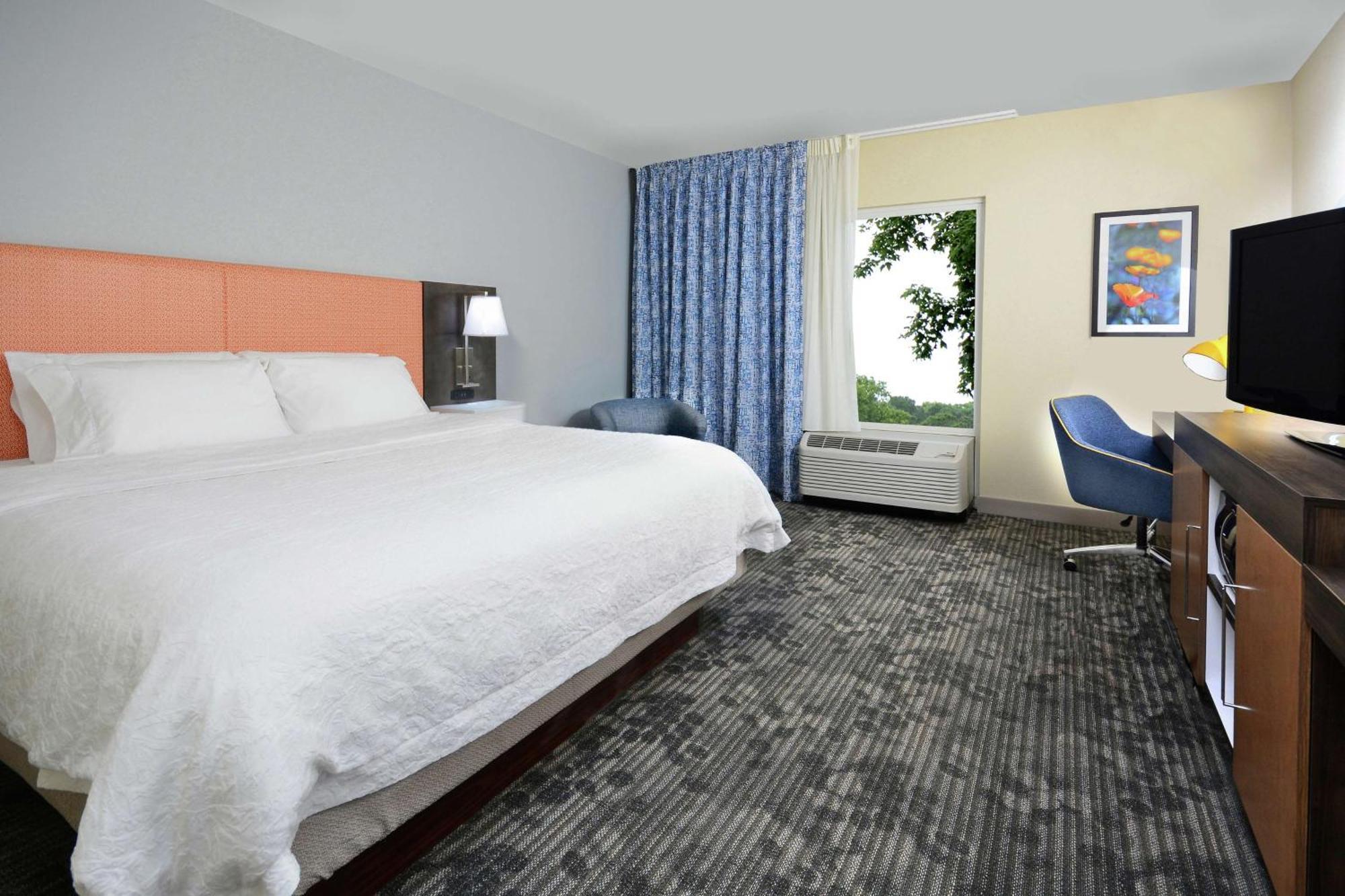 Hampton Inn & Suites Clinton Bagian luar foto